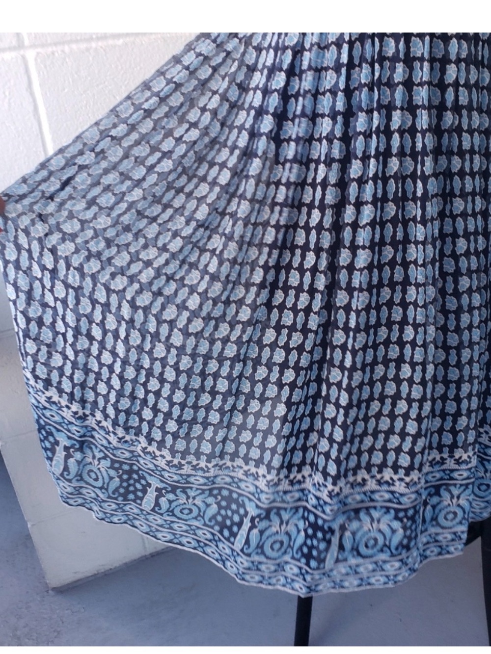 Robbie Bee Navy and Light Blue Printed Midi Dress - Picture 5 of 10